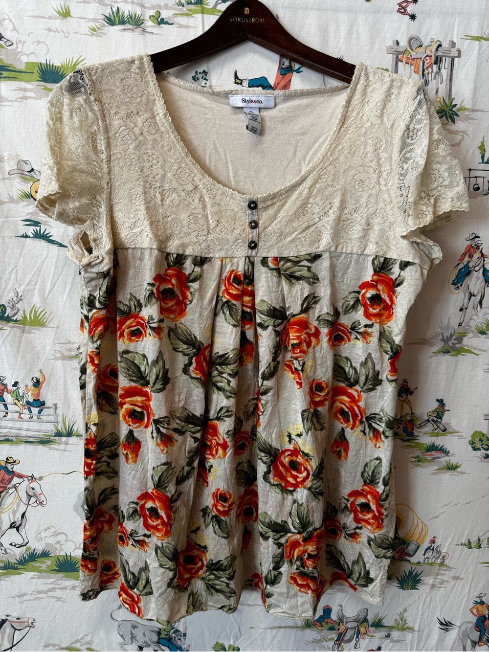 Style&co Cream Lace-Yoke Tunic with Orange/Red Rose Floral Print - size xl